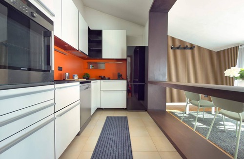 Affori Apartment | Terrazzo di Betta · Garage and metro