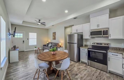 Rosita South House | Terrific 2-bedroom house with AC in a minute from Kickapoo Lucky casino
