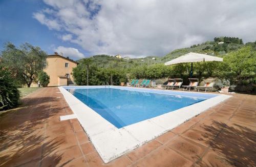 Capannori Villa | Teto by Salogi Villas