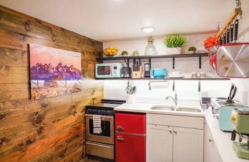 Victor House | Teton Tiny Home | Jackson, Targhee, Yellowstone