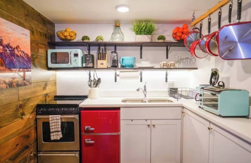 Victor House | Teton Tiny Home | Jackson, Targhee, Yellowstone