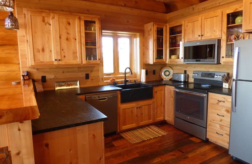 Silver Bay Cabin | Tettegouche Cedar Log Cabin amazing Lake Superior views near 4 state parks, SHT