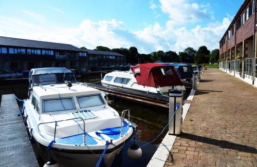 Tewitfield Apartment | Tewitfield Marina