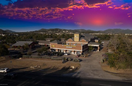 Cedar Park Hotel | Texas Bungalows Hotel & Hotel Que at Lakeline Austin Cedar Park