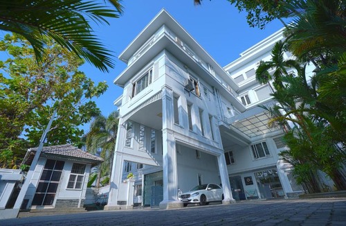 Kochi Hotel | TGR SUITES