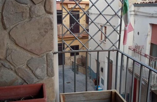 Leonforte Apartment | Thai relax in Sicily