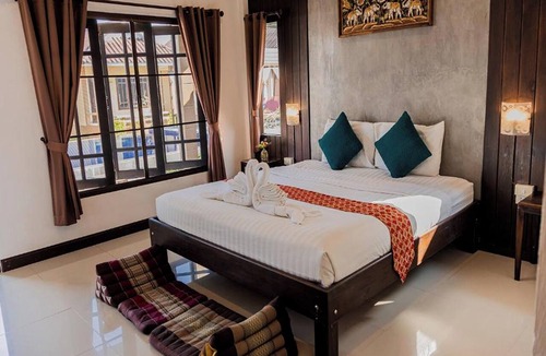 Sukhothai House | Thanawong Pool Villa