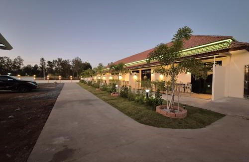 Phen Apartment | Thani Resort