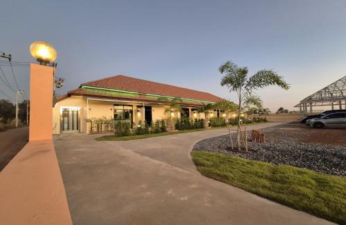 Phen Apartment | Thani Resort