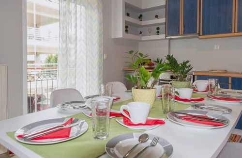 Anatolikos Sinikismos Apartment | Thano's stylish flat, just 150m to the beach
