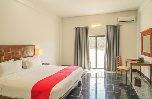 Kampot Hotel | Thansur Sokha Hotel