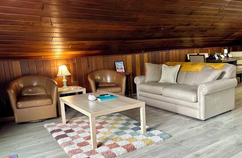 Chesterton Apartment | That 70’s Loft- Peace, Love and a Funky Stay!