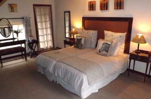 Curry's Post House | Thatchings Guest House