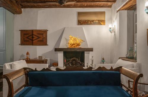 Galaxidi Villa | The 1813 Painter's Villa by Neuvel