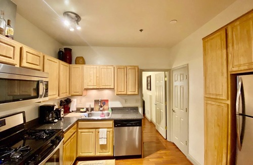 Mount Vernon Apartment | The 3 Bedroom Clifford House in Historic Mount Vernon