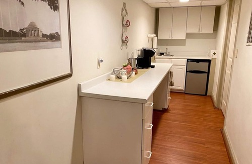 Mount Vernon Apartment | The 3 Bedroom Clifford House in Historic Mount Vernon
