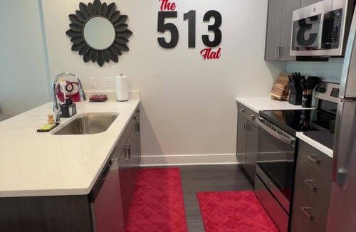 Central Business District Apartment | The 513 Flat! Pool & River View! Free Gated Parking! Walk to Banks & Stadiums!