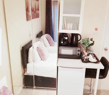 Ponders End Bed & Breakfast | The 55