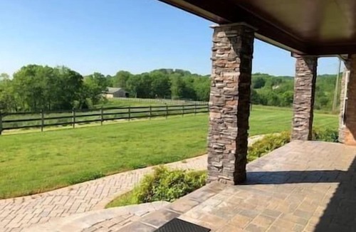 Goodlettsville House | The Abbey House - 5 Star R&R