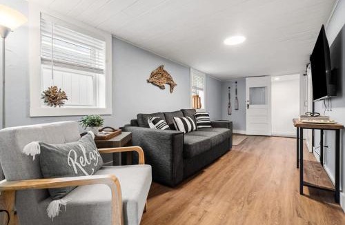 Salisbury Beach Apartment | The Addie Shack Pet Friendly Steps to Beach