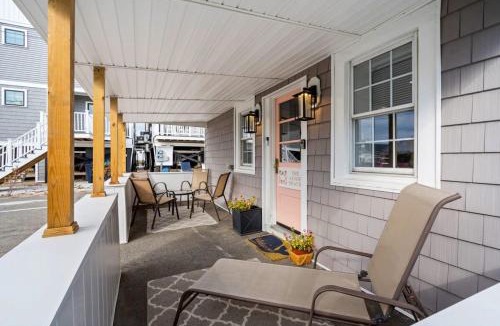 Salisbury Beach Apartment | The Addie Shack Pet Friendly Steps to Beach