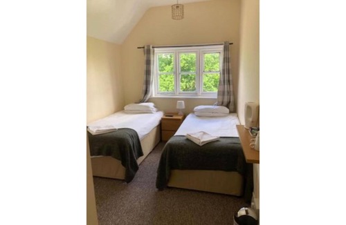 Bracknell Hotel | The Admiral Cunningham Hotel