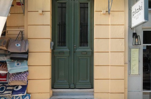 Plaka Apartment | The Aeolian