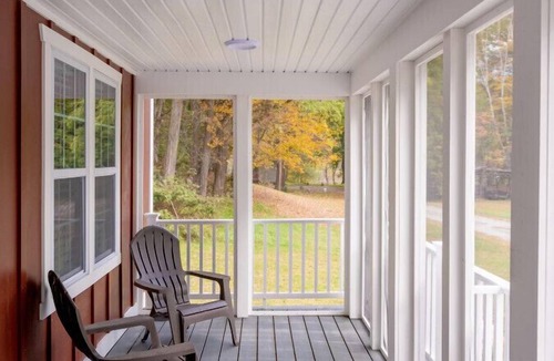 North Creek Apartment | The Alexander Barn - Brand new!