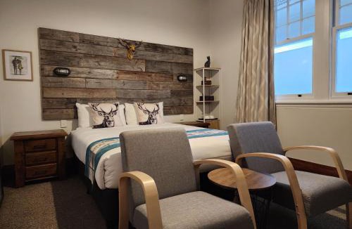 Pirongia Villa | The Alexandra Lodge