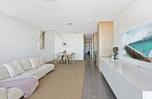Tamarama Apartment | The Amalfi is an apartment with amazing ocean view
