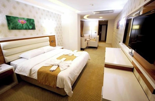 Batman Hotel | The Ancient Mesopotamia Hotel