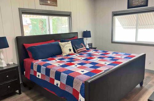 Roosevelt Apartment | The Angler - A Spacious & Comfortable Lake Getaway