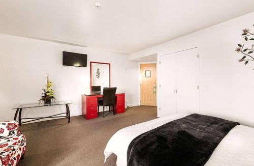 Lower Hutt Hotel | The Angus Hotel