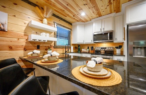 Pickens Cabin | The Animal Crossing · Sleeps 4: Family Cabin w/Hot Tub & Fire Pit