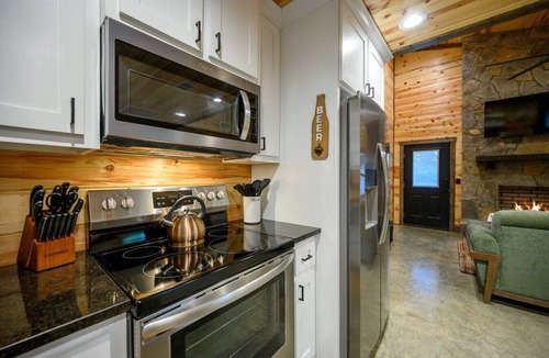 Pickens Cabin | The Animal Crossing · Sleeps 4: Family Cabin w/Hot Tub & Fire Pit