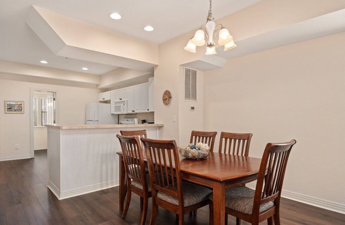 Bermuda Bay House | The Aquamarine-Family-friendly home w/community pool near beach and restaurants!