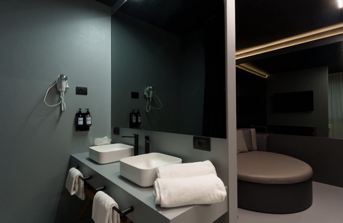 Vicenza Hotel | The Aries Hotel