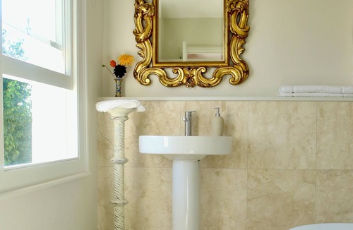 Hove Bed & Breakfast | The Art House Hove
