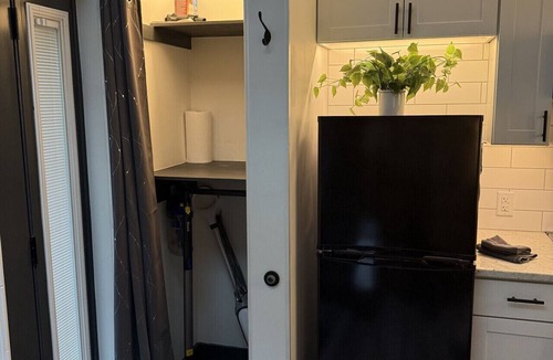 Indianapolis Condo | The Art Loft @Keystone Modern 1 Bed/1BA Studio