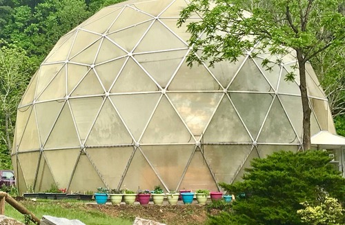 Hemphill Heights House | The Artful Dome Mtn Retreat in the Smokies with fire pit , hot tub & stream