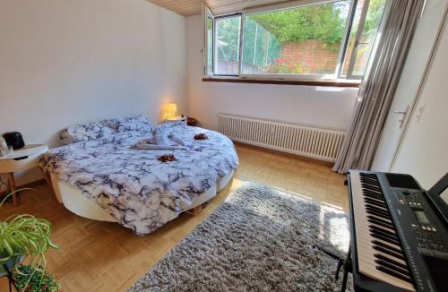 Matthaus Apartment | The Artistic Corner by the Rhine Wakable to Major Basel Events like Art Basel ESC and More