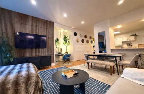 Pacific Heights Apartment | The Artists' Studio Loft