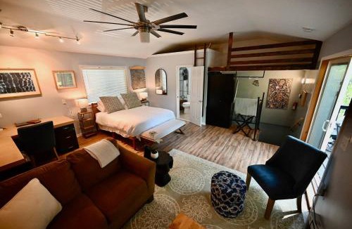 West Saugerties House | The Artist’s Studio | Guesthouse in Saugerties