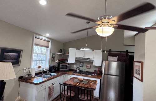 Baxter Cottage | The Askin Anchor at Center Hill Lake -B-