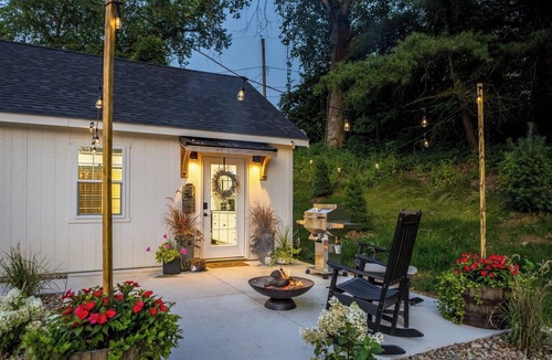 Millersburg House | The Aspen . Trailside Lodging