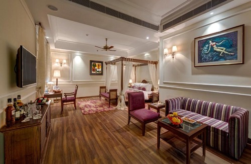 Park Street Hotel | The Astor