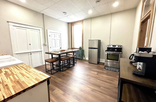 Brooklyn Apartment | The Attic on Front - Apartment in small town Iowa