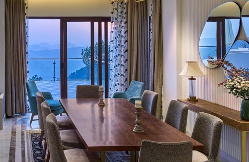 Shimla Villa | The Auramah Retreat - 4BHK Villa with Mountain & Valley View - Private Balconies & Parking