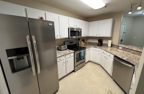 Clearwater Condo | The Avalon at Clearwater - Desirable FIRST FLOOR Unit - 2 Bedroom, 2 Bath -