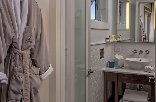 Avalon Hotel | The Avalon Hotel on Catalina Island